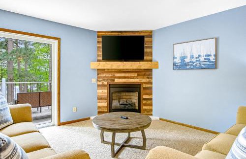 Tomahawk House | Road Lake Escape