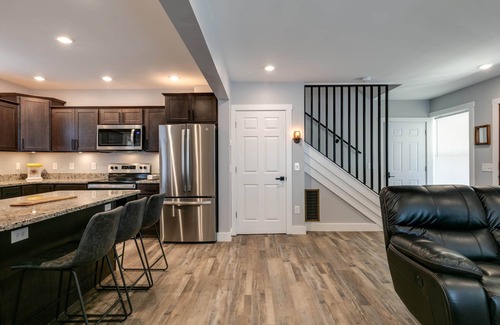 Cowanesque Apartment | Roadhaus South - A Classy and Pet Friendly Escape!