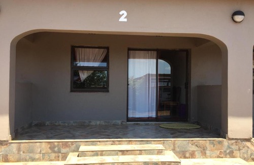 Lavumisa Bed & Breakfast | ROADSIDE B&B