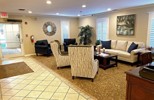 Downtown Zephyrhills Hotel | Roadstar Hotel Zephyrhills