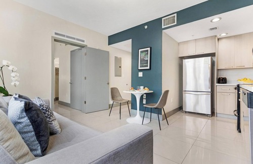 Brickell Apartment | Roami at Habitat Brickell | Gym | Combo #82