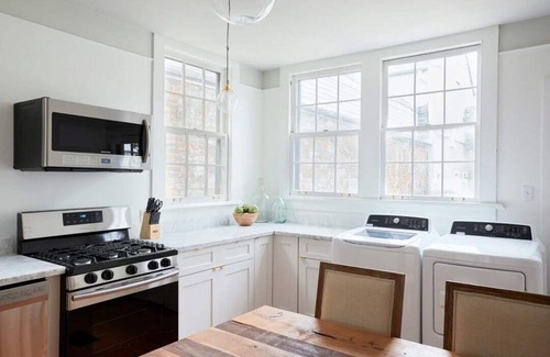 Faubourg Marigny House | Roami at The Mandeville | Three Bedroom