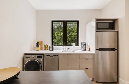 Midtown Apartment | Roami at The Palace | 4 Bed Combo | 2 Units #24