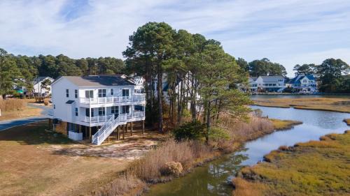 Captain's Cove House | Robert's Retreat - Brand new home w/gorgeous water views!