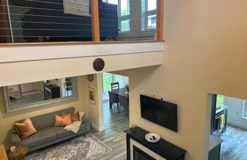 Colchester House | Roberts Lake House Room# 2