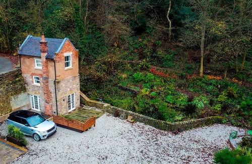Whatstandwell House | Robin Hood Tower cottage