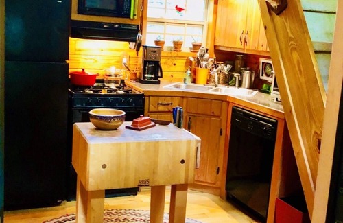 Fayetteville Cabin | Robin's Hood Cabin New River Gorge National Park