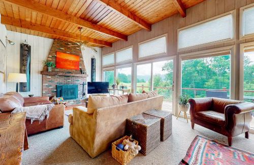 West Townshend House | Robin's Perch
