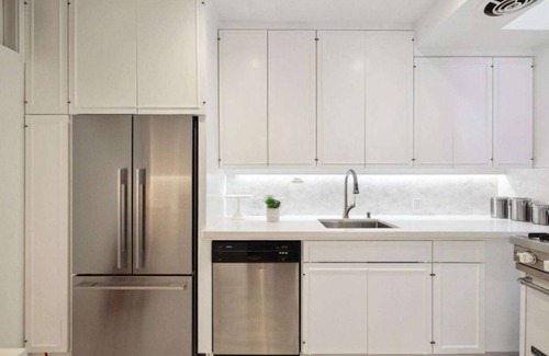 Nob Hill Cabin | Robin Williams Suite, Charming Private Room in enchanting San Francisco.