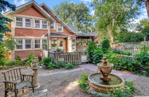 Cody Bed & Breakfast | Robins Nest Bed & Breakfast