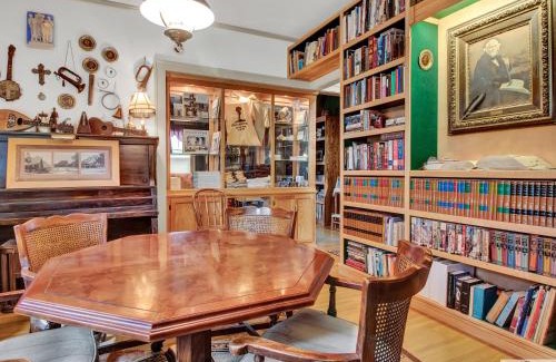 Cody Bed & Breakfast | Robins Nest Bed & Breakfast