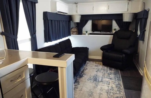 New London House | Robins Nest