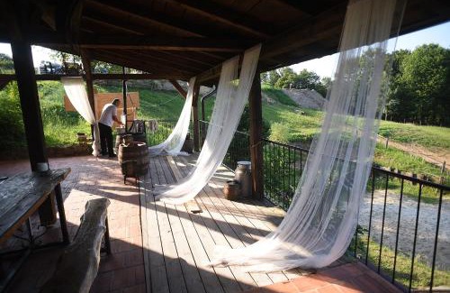 Karlovac House | Robinson Horseville