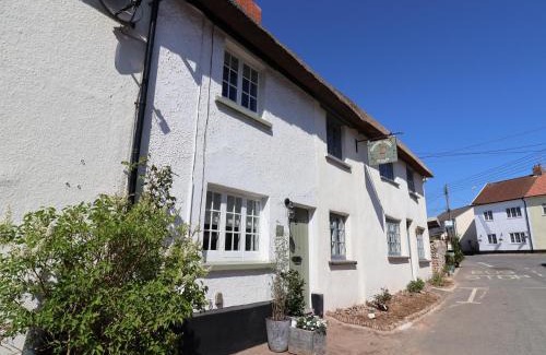 Otterton House | Robyn Cottage