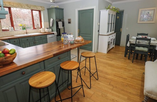 Shepley House | ROCHE HOUSE, pet friendly, with a garden in Shepley