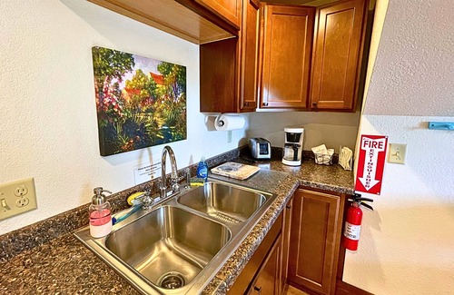 Phillips Apartment | Rock Garden Rental | 3 Beds, comfortable and clean