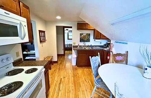 Phillips Apartment | Rock Garden Rental | 3 Beds, comfortable and clean