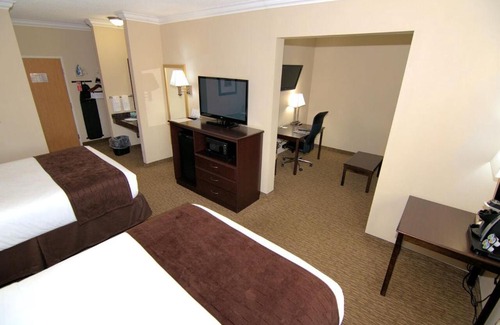 Atlantic Hotel | Rock Island Inn & Suites