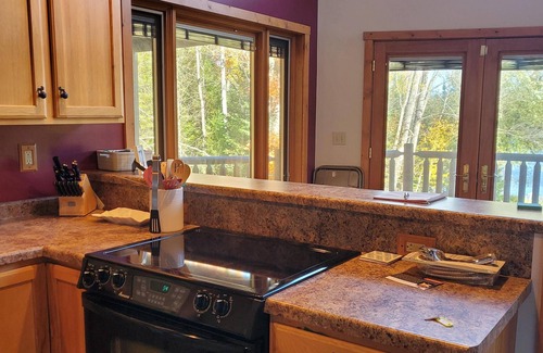 Loretto House | Rock Lake Retreat: Sun, Water & Relaxation – The Ultimate Summer Escape!