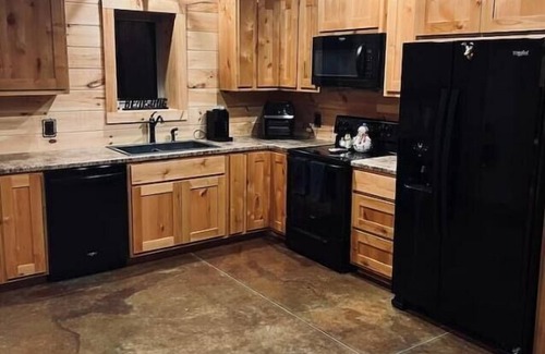 Drury Cabin | Rockbridge UTV Riding BIKING HUNTING INDR BATTING CAGE & ARCHERY SHOOTING Range