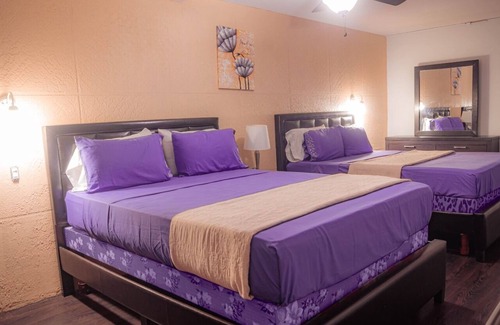 Constant Spring House | Rockhampton Retreat Guest House