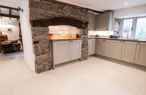 Newcastle-on-Clun Cottage | ROCKHILL FARMHOUSE, pet friendly, with open fire in Clun