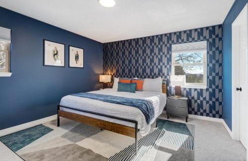 West Colorado Springs House | Rockies Royale Modern & Bright Outdoors Fun