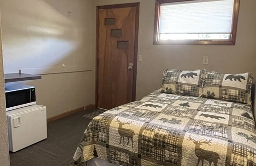 Faulkton Hotel | Rockin' E #3 - clean, updated motel room