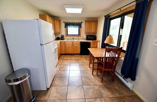 Gardiner Cabin | Rockin Y, Romantic Getaway or Family Friendly Lodging