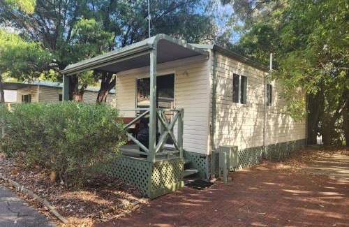 East Rockingham Hotel | Rockingham Holiday Village