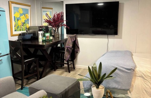 West Hartford Apartment | Rockledge Retreat