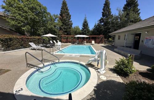 Rocklin Hotel | Rocklin Park Hotel, Trademark Collection by Wyndham