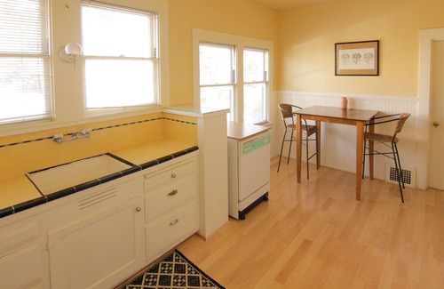 Piedmont Avenue House | Rockridge Area Craftsman BungalowWalk to College Av