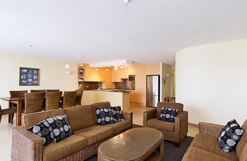 Currumbin Apartment | Rocks Resort 4G - Currumbin Beachfront - Min. 3 night stays!