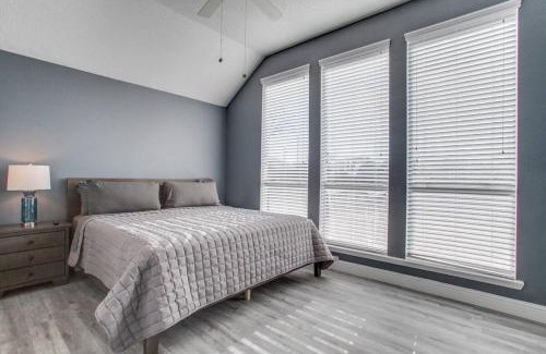 Elmo Ski Chalet | Rockwall Getaway for 6