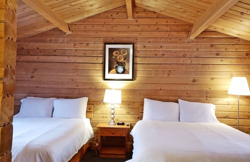 Valemount Hotel | Rocky Inn