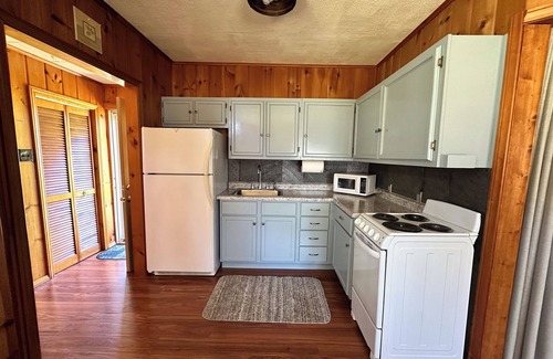Hale Cottage | Rocky Racoon's Rustic Retreat at Sage Lake! Dock slip & tons of fun await!