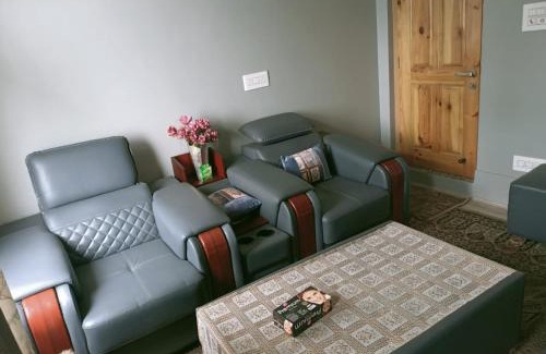 Srinagar House | RocRidge Home stay