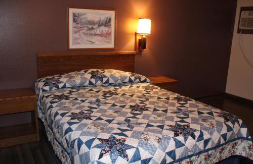 Wibaux Hotel | Rodeway Inn Gateway to Medora T-Roosevelt & Makoshika State Park