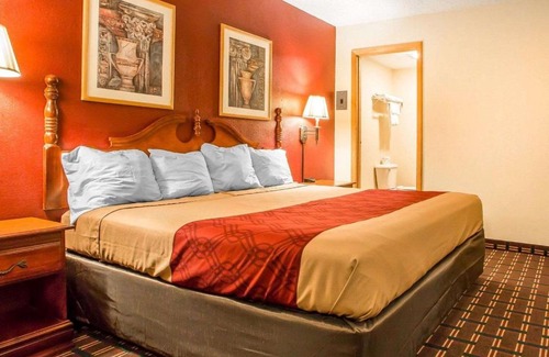 Holiday City Hotel | Rodeway Inn Montpelier