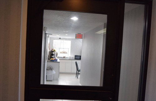 New Paltz Hotel | Rodeway Inn & Suites New Paltz - Hudson Valley