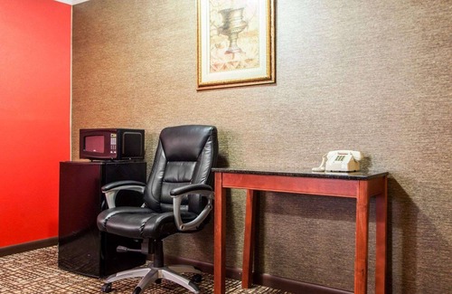 Paterson Hotel | Rodeway Inn
