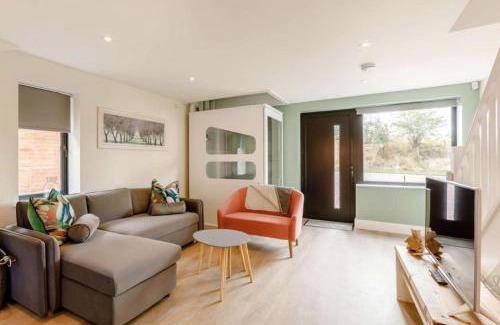Bishampton House | Roe Cottage disabled adapted 2 bedroom hot tub