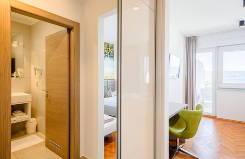 Duce Bed & Breakfast | Rogač Rooms & Restaurant