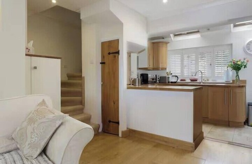 Rogate Cottage | Rogate Cottage Retreat
