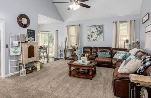 I-435 West KC-KS House | Rogers Royale - 2 mi to Legends & Kansas Speedway