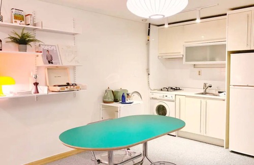 Yeoksam Apartment | RoHam Haus : 5 min Gangnam Stn/Turntable/Green Table/Drip Coffee