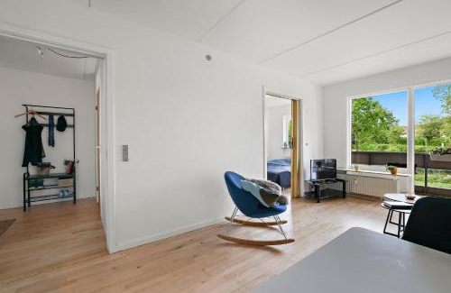 Vejlby Risskov Apartment | Rolig Lejlighed med Gratis Parkering