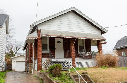 Norwood House | Rolston 1 Bedroom House near Xavier, Downtown