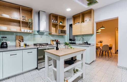 Roma Sur House | Roma Splendor: Elegant Terrace & City Views